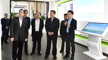 国家市场监视治理总局执法稽察局局长杨红灿一行莅临腾博官网考察