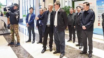 要闻｜广西壮族自治区政协副主席陈刚慰问腾博官网总司理宋海农