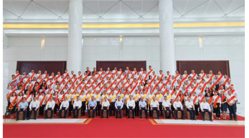 喜讯！腾博官网荣获“广西十佳企业”“广西企业100强”等称呼