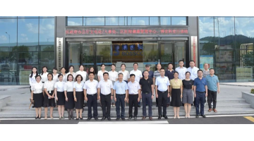 主题党日运动：绿色低碳共协调，，，，，科普义诊促康健！